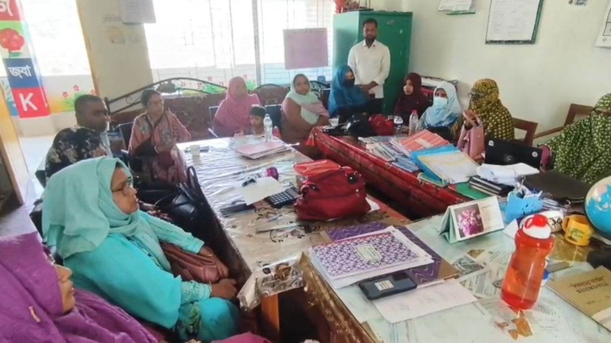 কলাপাড়ায় প্রাথমিক বিদ্যালয়ের সহকারী শিক্ষকদের কর্মবিরতি