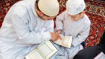 সুন্দর-মিষ্টি আওয়াজে কোরআন পাঠ করা মুস্তাহাব