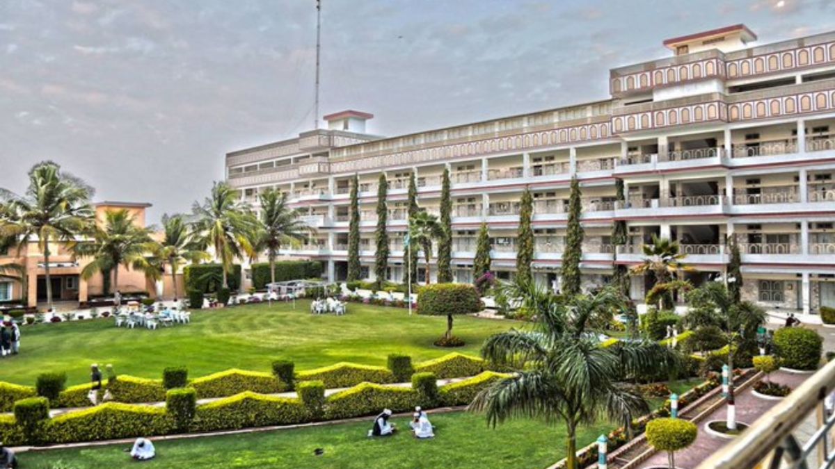 বাংলাদেশি শিক্ষার্থীদের পাকিস্তানে স্বাগতম