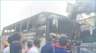 ময়মনসিংহে বাসে আগুন, দগ্ধ হয়ে চালক নিহত