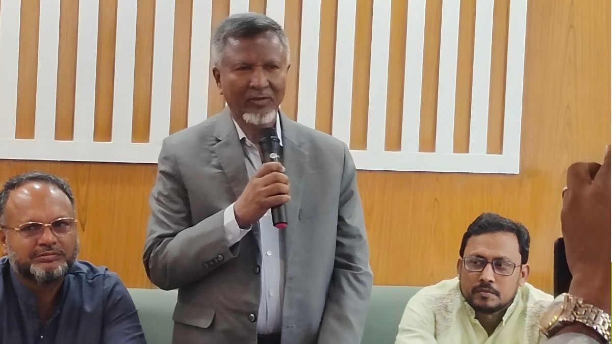 জয়পুরহাটে সাংবাদিকদের সঙ্গে বিএনপি মনোনীত প্রার্থীদের মতবিনিময়