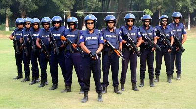 পুলিশের নির্দেশ আইনবহির্ভূত নাকি জরুরি প্রতিরোধ?