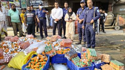 সিদ্ধিরগঞ্জে অনুমোদনবিহীন কারখানা থেকে ভেজাল কোমলপানীয় ও শিশুখাদ্য জব্দ