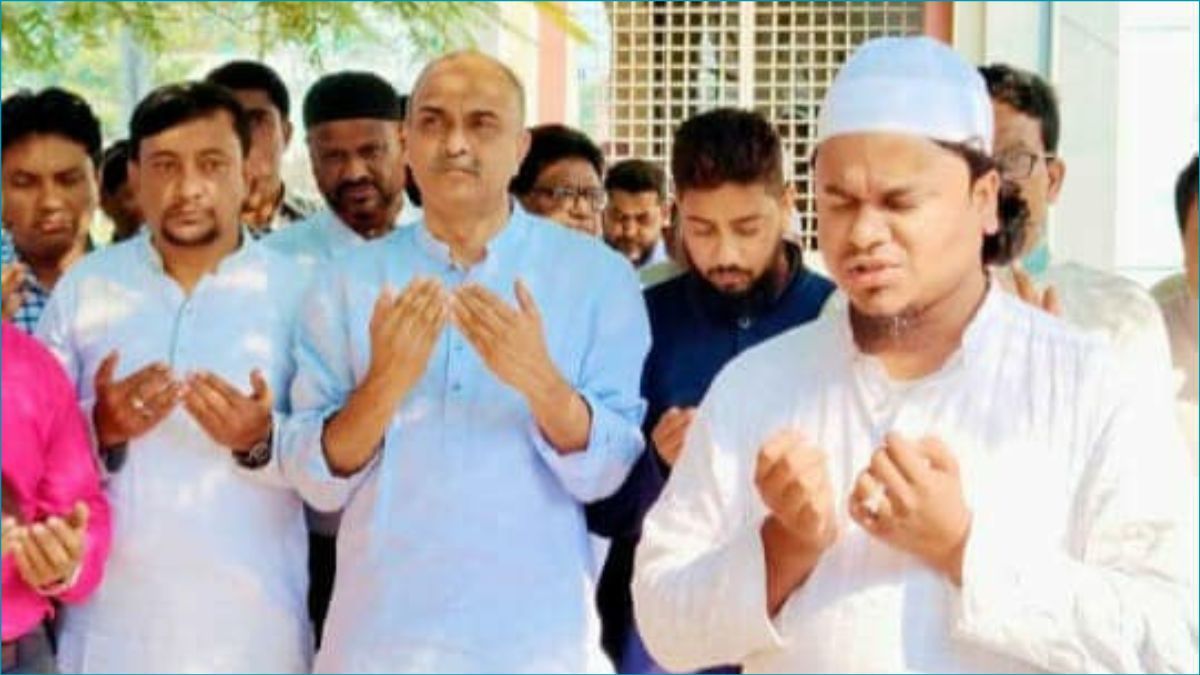 কুষ্টিয়ায় আ.লীগ নেতার কবর জিয়ারত করলেন বিএনপির এমপি প্রার্থী