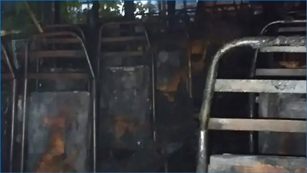 বাসে আগুন দেওয়ায় জনতার ধাওয়া, নদীতে ঝাঁপ দিয়ে যুবকের মৃত্যু