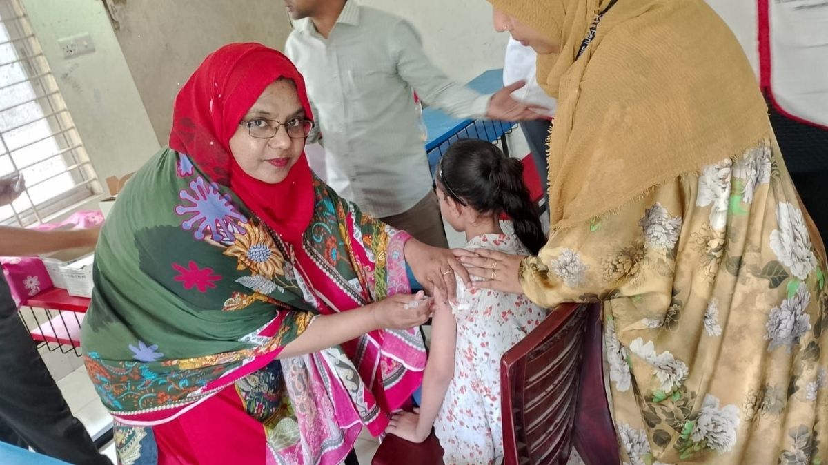 ফেনীতে টাইফয়েড টিকা পেল ৪ লাখ ২২ হাজার শিশু