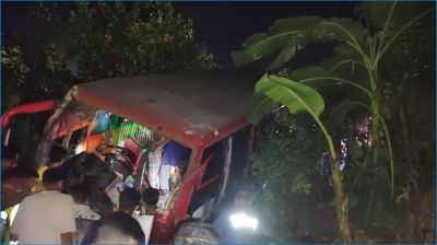 সীতাকুণ্ডে বাস-ট্রাক সংঘর্ষে শিশুসহ নিহত ৫