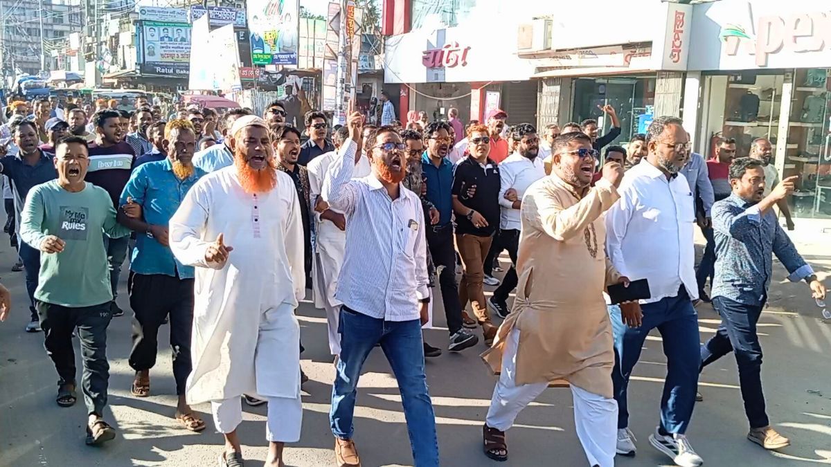 জয়পুরহাটে হাসিনার ফাঁসির রায়ে বিএনপির আনন্দ মিছিল