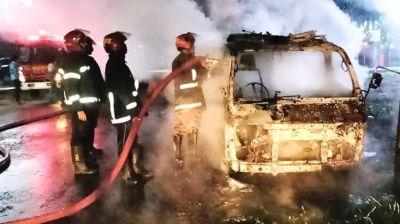 কিশোরগঞ্জে গভীর রাতে অ্যাম্বুলেন্সে আগুন