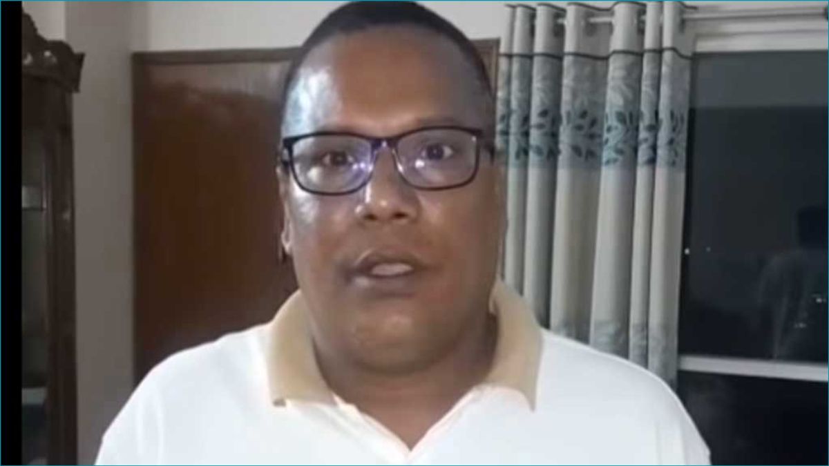 সন্ত্রাসবিরোধী আইনের মামলায় ঢাবির ডেপুটি রেজিস্ট্রার গ্রেপ্তার