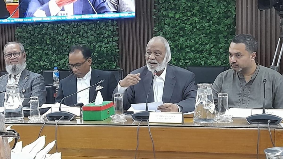 রিটার্নিং অফিসার ইসির নিজস্ব নিয়োগে হওয়া উচিত : মঈন খান