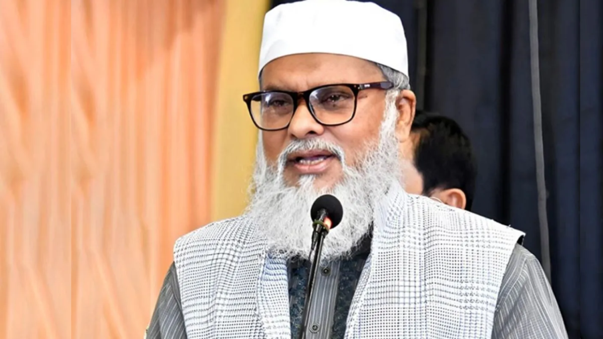 নারীদের পেছনে রেখে পুরুষরা সামনে এগিয়ে যেতে পারবে না : ধর্ম উপদেষ্টা