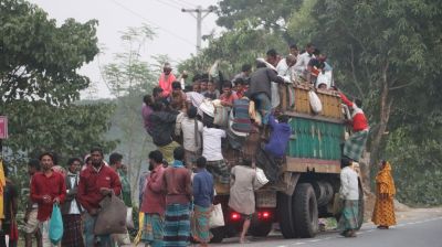 যে হাটে মানুষ বিক্রি হয় দর কষাকষিতে