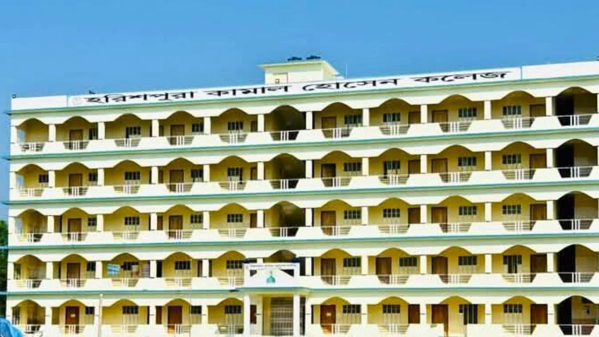 নতুন কলেজের প্রথম এইচএসসি পরীক্ষায় বাজিমাত