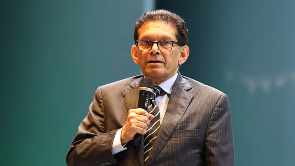 অভ্যন্তরীণ ইস্যুতে কারও হস্তক্ষেপ চায় না বাংলাদেশ : নিরাপত্তা উপদেষ্টা