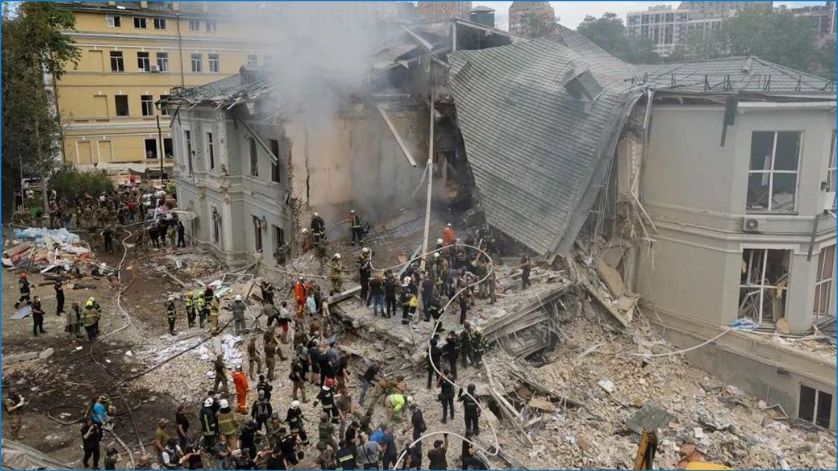 ইউক্রেনের পশ্চিমাঞ্চলে রাশিয়ার ভয়াবহ হামলায় নিহত ২৬