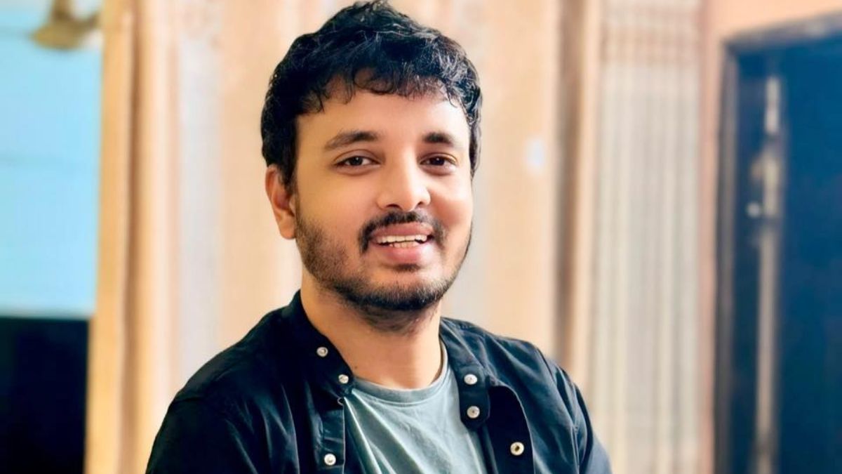 রকমারির বেস্টসেলার অ্যাওয়ার্ড পাচ্ছেন সাদাত হোসাইন