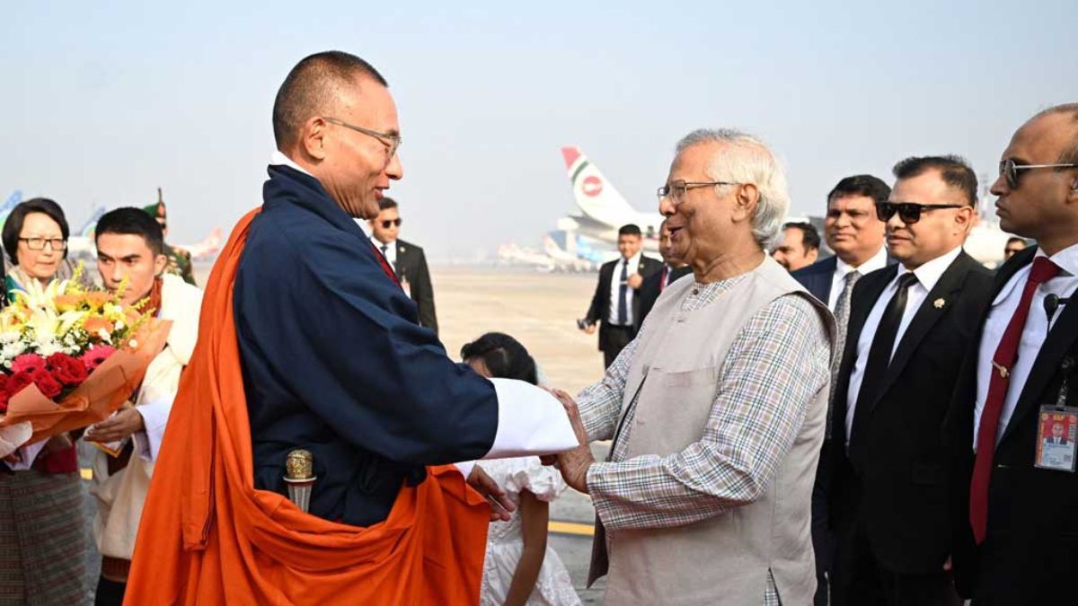 ভুটানের প্রধানমন্ত্রীকে স্বাগত জানান প্রধান উপদেষ্টা