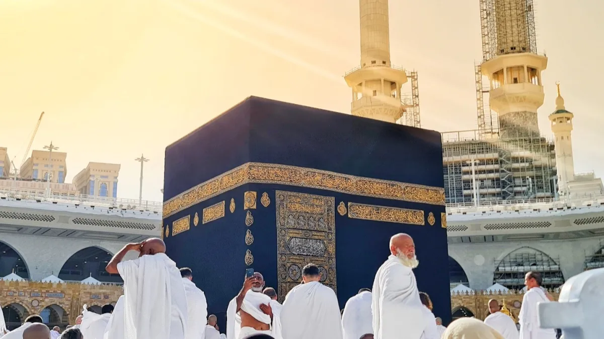 আল্লাহর দাসত্বে লজ্জাবোধ করা নাফরমানি