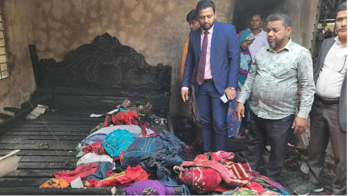 বগুড়ার শেরপুরে ভয়াবহ অগ্নিকাণ্ড : ১০০ মণ ধান পুড়ে ছাই