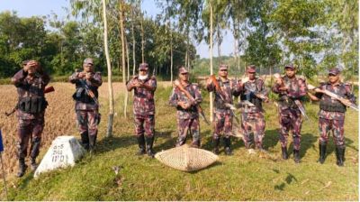 ফেনীতে বিজিবির সহযোগিতায় মুক্তি পেল শতাধিক পাখি