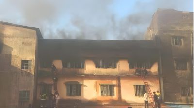 চট্টগ্রামে কম্বলের গোডাউনে ভয়াবহ অগ্নিকাণ্ড