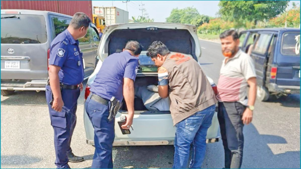 গাড়ি তল্লাশিতে হয়রানি, নাগরিক অধিকার কি সুরক্ষিত?