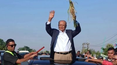 ফেনী-৩ আসনে ভোট চাইতে পথসভায় আব্দুল আউয়াল মিন্টু