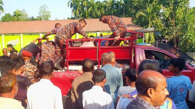 নাগেশ্বরীতে ফায়ার সার্ভিসের গাড়ি চালকের ঝুলন্ত মরদেহ উদ্ধার