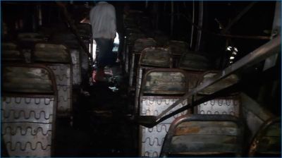 ধামরাইয়ে বাসে আগুন