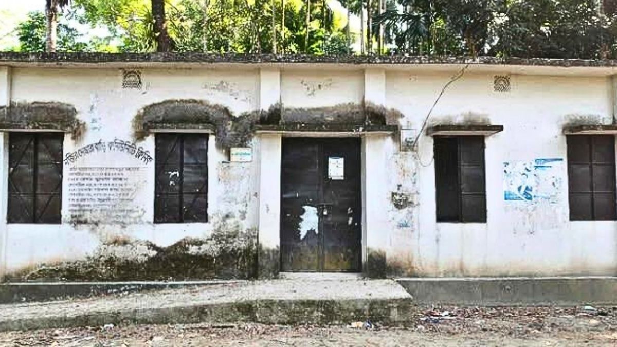 কমিউনিটি ক্লিনিকে কর্মচারীদের অনিয়ম, সেবা পাচ্ছে না রোগীরা