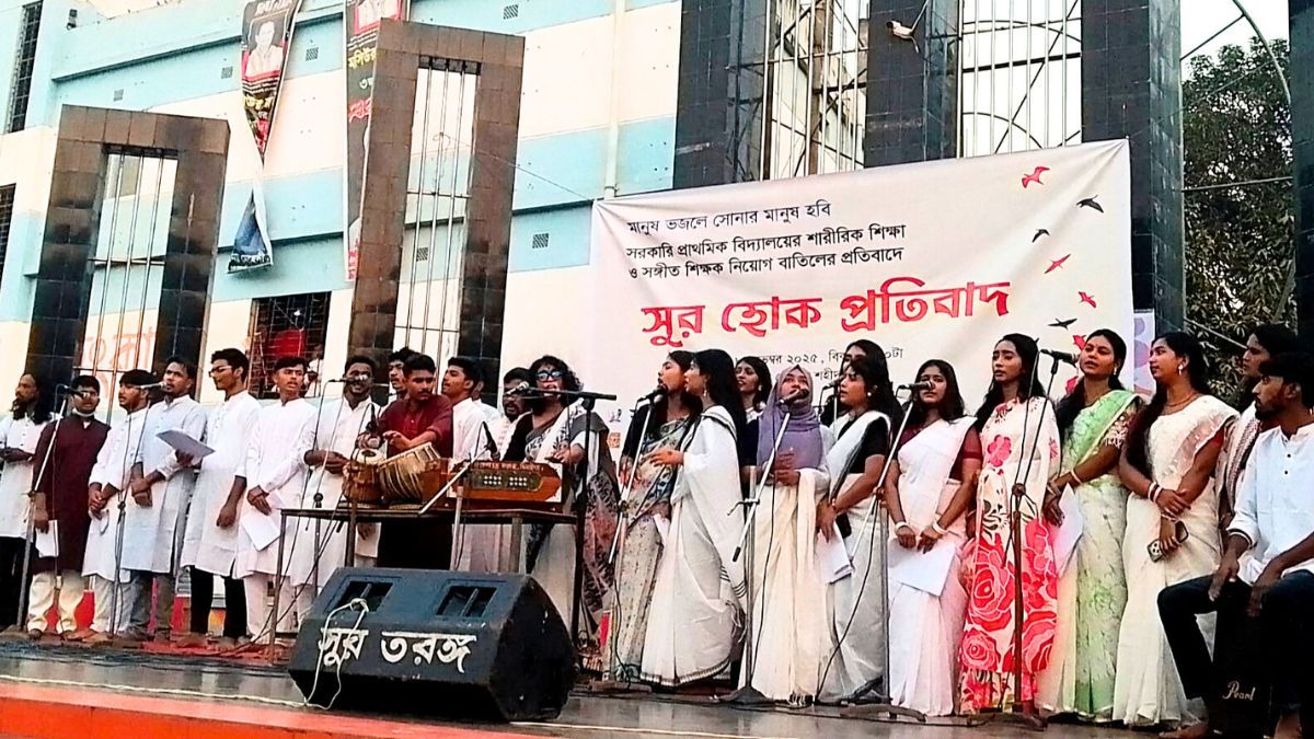ঝিনাইদহে ‘সুর হোক প্রতিবাদ’ গানে মানবতার জয়ধ্বনি