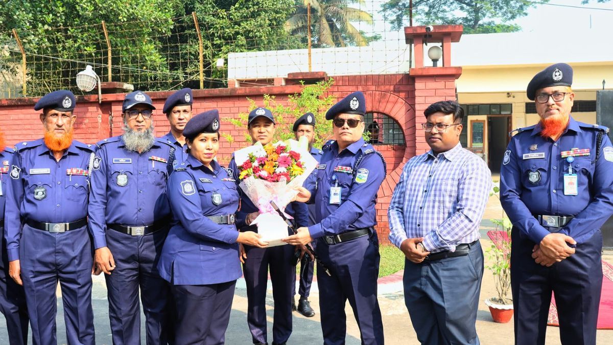শেরপুরে পুলিশ লাইন্স পরিদর্শনে নবাগত পুলিশ সুপার কামরুল ইসলাম