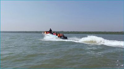 সেন্টমার্টিন থেকে আসার পথে স্পিডবোট ডুবে মা-মেয়ের মৃত্যু