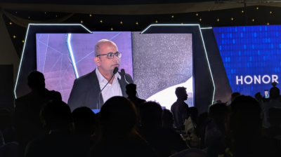 দেশে স্মার্টফোন তৈরি বাড়াতে উদ্যোগ নিচ্ছে সরকার