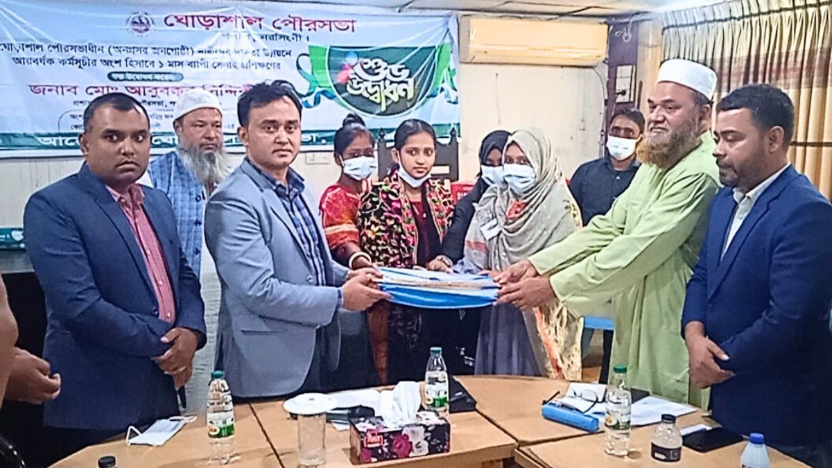 নরসিংদীতে পিছিয়ে পড়া নারীদের জন্য সেলাই প্রশিক্ষণ কর্মশালা উদ্বোধন