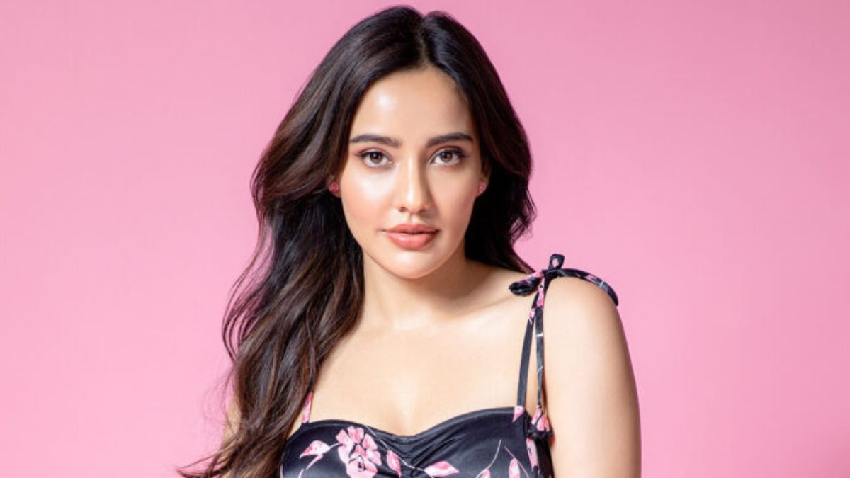 আর্থিক তছরুপের অভিযোগে বলিউড অভিনেত্রী নেহা শর্মাকে জিজ্ঞাসাবাদ