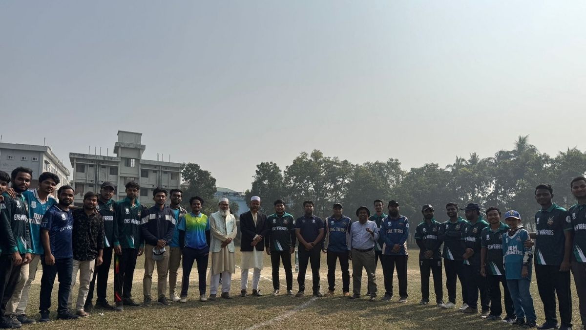 পবিপ্রবিতে হয়ে গেল ‘ইস্পাহানি প্রেজেন্টস ইপিএল’ এর উদ্বোধনী ম্যাচ