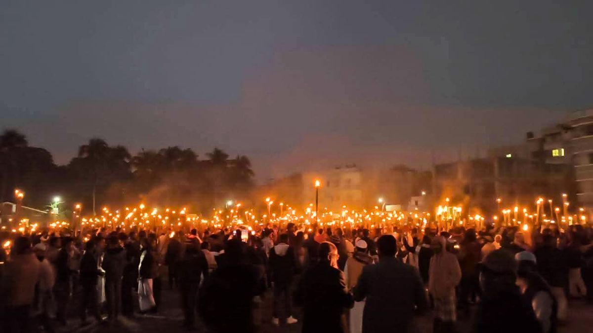 মনোনয়ন বাতিলের প্রতিবাদে শিবচরে বিএনপি নেতার মশাল মিছিল