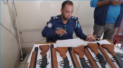 ৯৯৯ নম্বরে ফোনকলে কবর থেকে আগ্নেয়াস্ত্র উদ্ধার