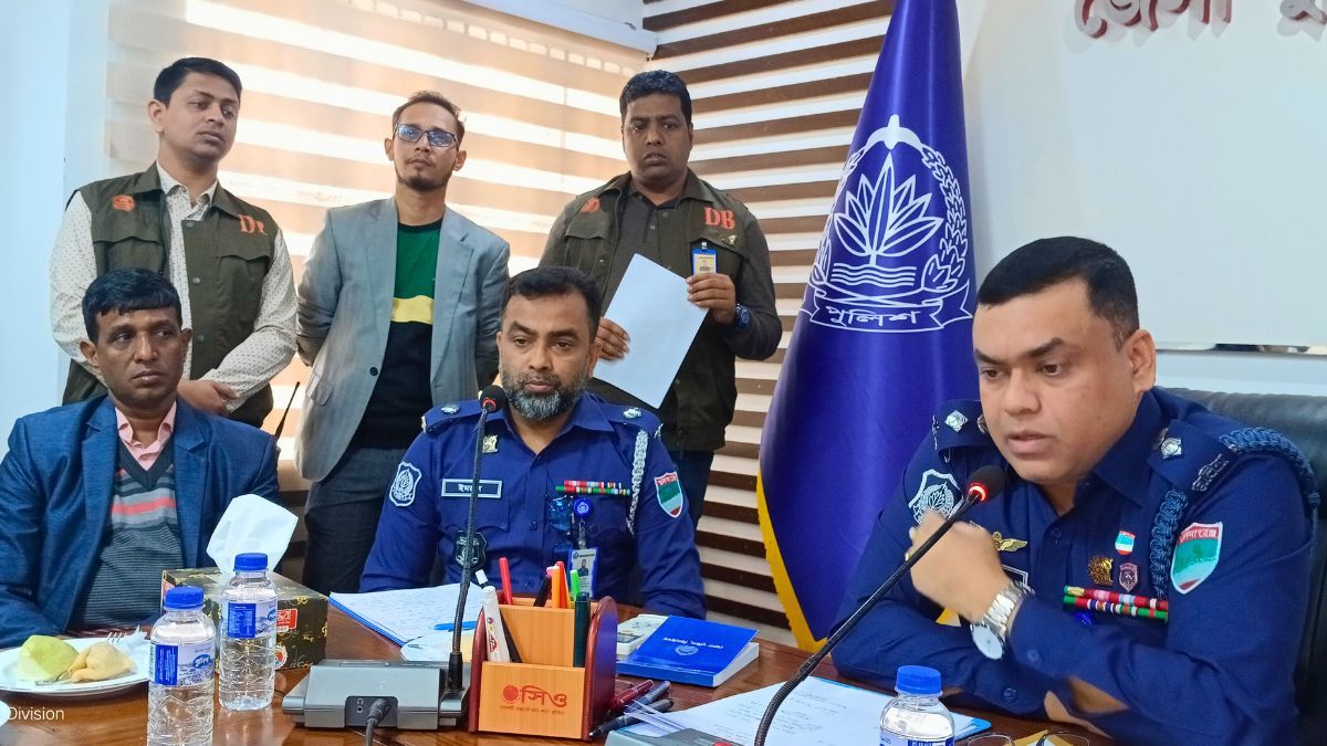 আইনের শাসন ও সবার সমান অধিকার নিশ্চিতে পিছপা হব না : ঝিনাইদহের এসপি