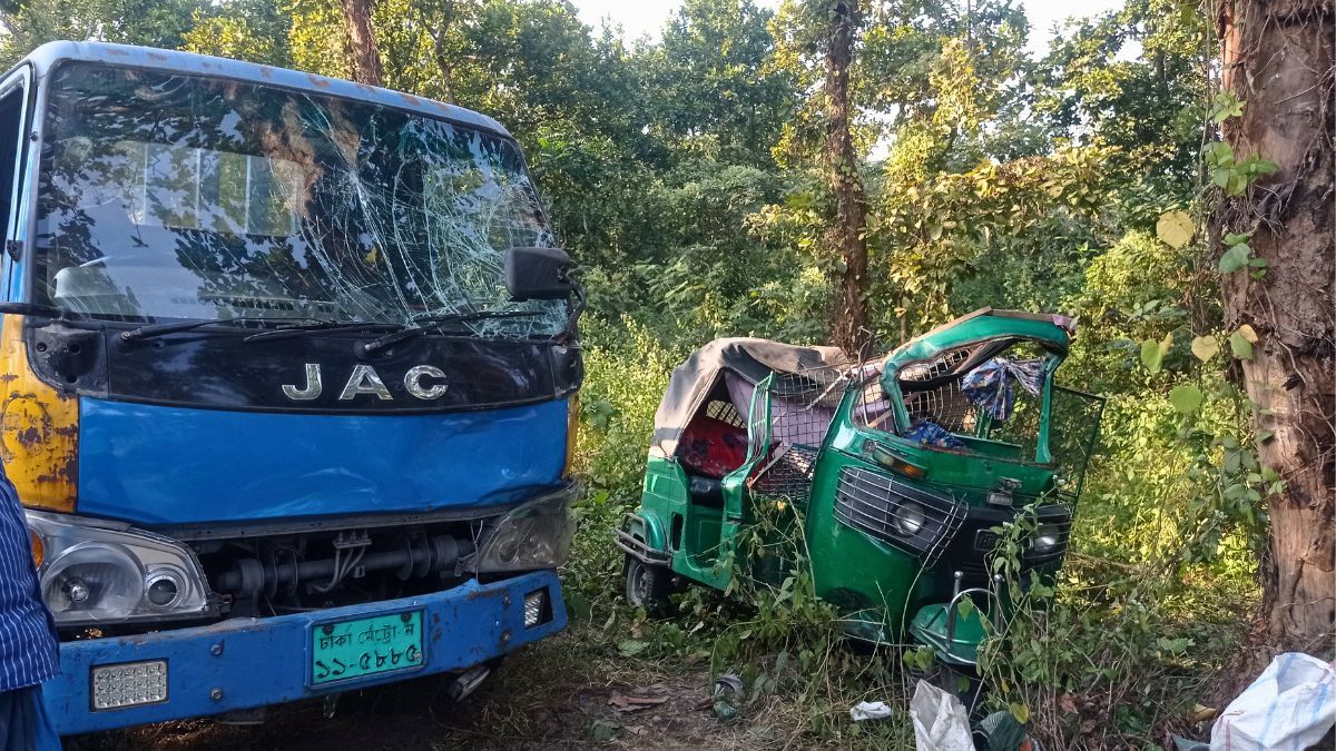 শ্রীপুরে পিকআপ-সিএনজি সংঘর্ষে নারী নিহত, আহত ৫