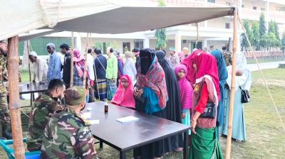 কিশোরগঞ্জ সেনাক্যাম্পে বিনামূল্যে চিকিৎসাসেবা