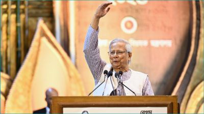 নারীদের সামনে রেখেই নতুন বাংলাদেশ গড়ে উঠুক : প্রধান উপদেষ্টা