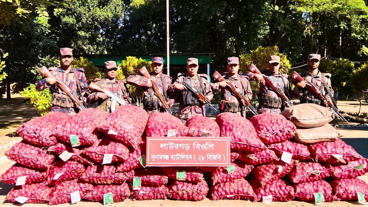 তাহিরপুরে বিজিবির অভিযানে ৩ লাখ টাকার ভারতীয় পেঁয়াজ-চিনি জব্দ