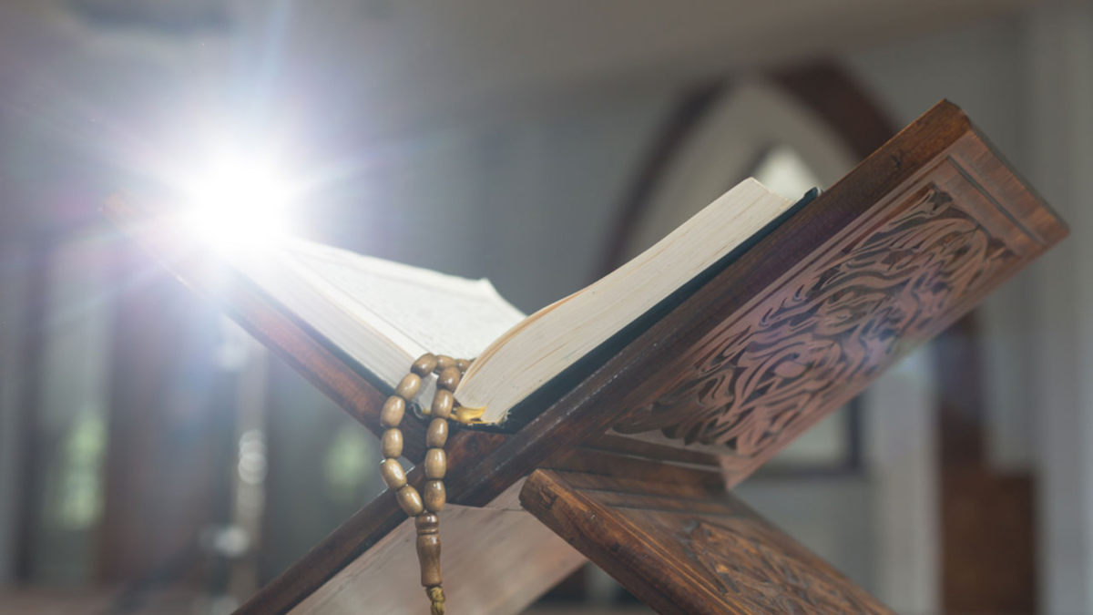 আল্লাহ কাফির সম্প্রদায়কে হিদায়াত করেন না