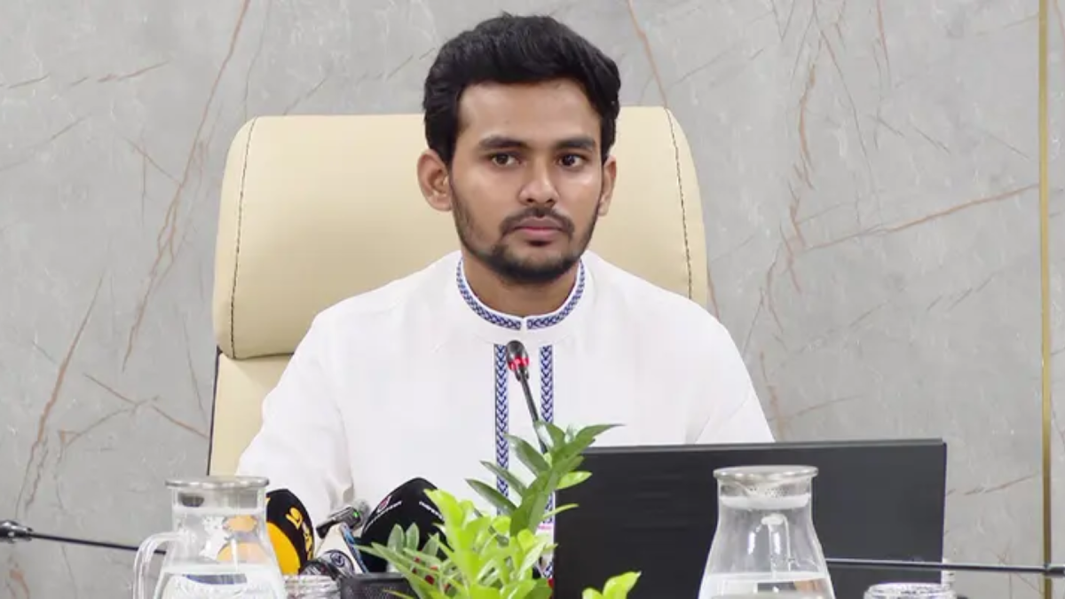 পদত্যাগের বিষয়ে যা বললেন উপদেষ্টা আসিফ মাহমুদ