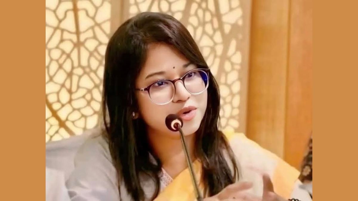 নওগাঁ-৫ আসনে প্রথম নারী এমপি প্রার্থী মনিরা শারমিন