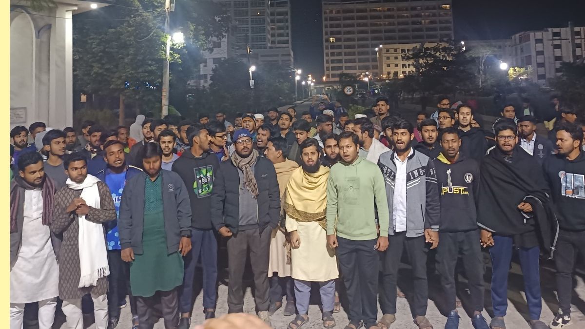 হাদির ওপর হামলার প্রতিবাদে পাবিপ্রবিতে বিক্ষোভ