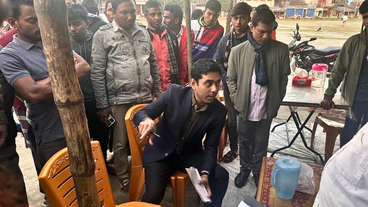 বাউফলে সরকারি জমিতে অবৈধ দোকানে জরিমানা